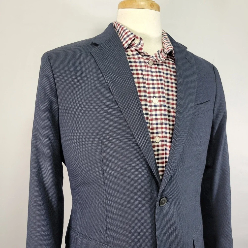 Banana Republic Men's Sport Coat Blazer Two Button Navy Birds Eye Poly Blend 42L